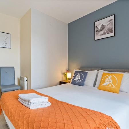 247 Serviced Accommodation In Telford 2 Bedroom Apartment Exteriör bild